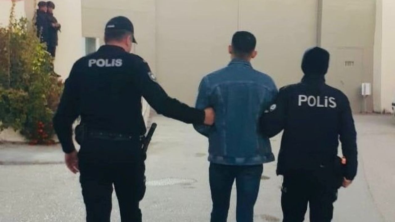 Aranan 12 kişi yakalandı