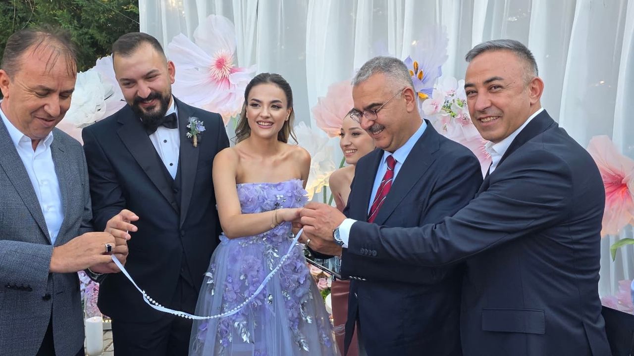 Zeynep & Umutcan çifti nişanlandı