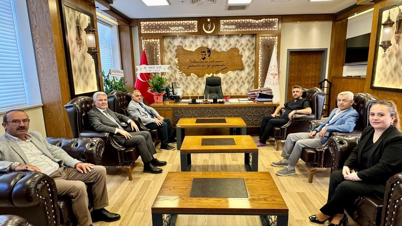 AK Parti’den Başhekime “hayırlı olsun” ziyareti
