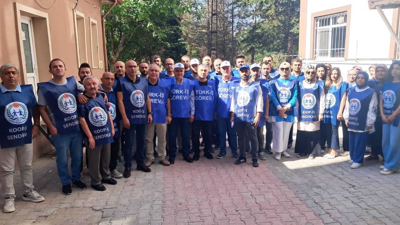 Çorum'da kamu işçileri greve çıktı: "Sadaka istemiyoruz"