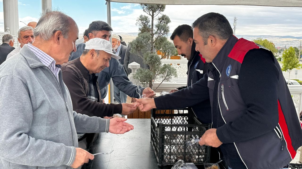 Merhum gaziler için  binlerce helva ikramı