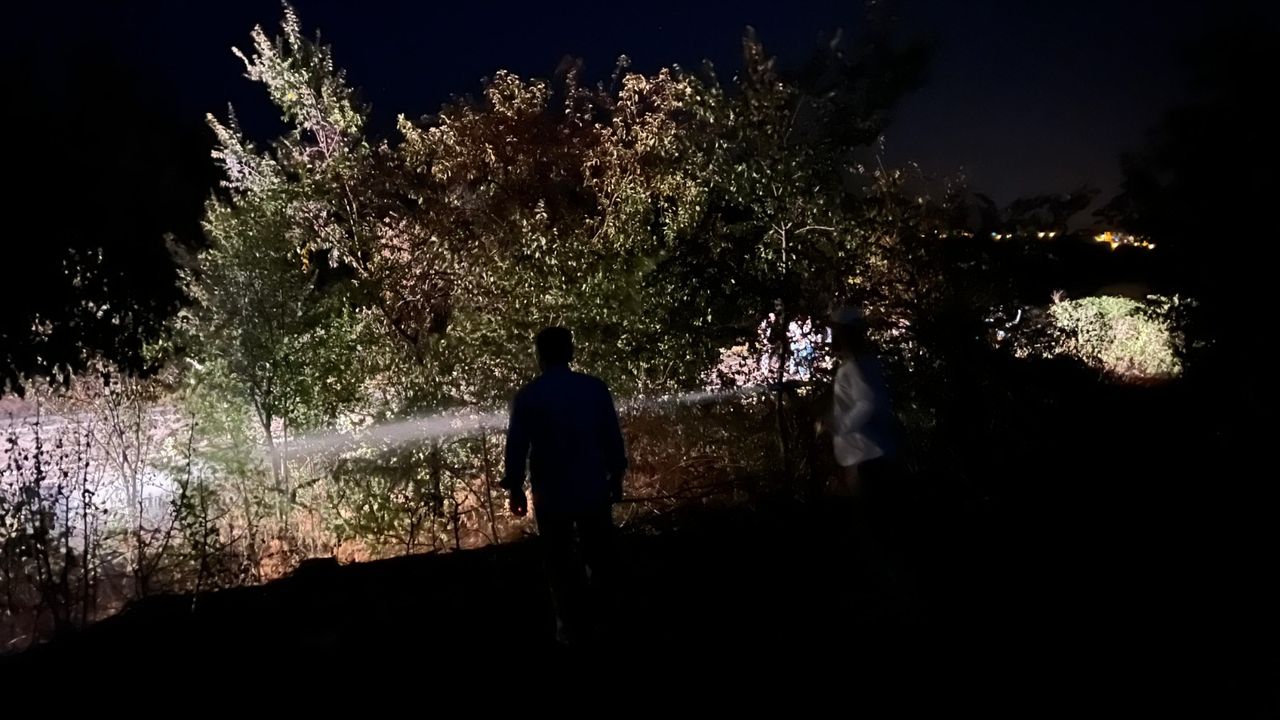 Yol kenarında çıkan  yangın söndürüldü