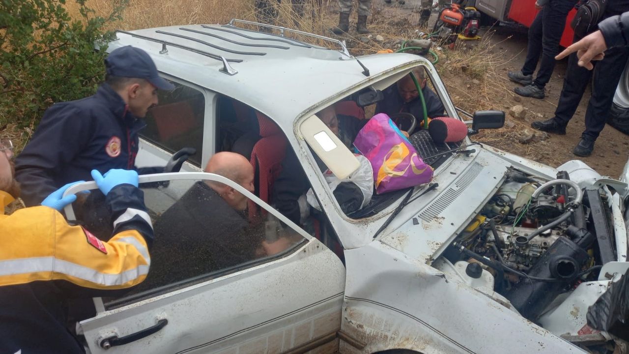 Erzincan'dan Çorum'a geliyorlardı, üzücü kaza!