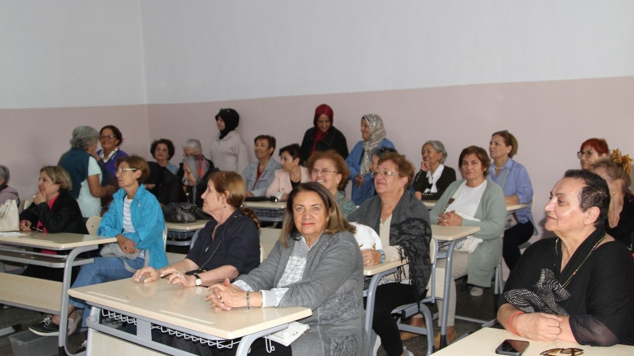 Nenehatun Kız Anadolu Lisesi'nin yarım  asırlık mezunları bir araya geldi