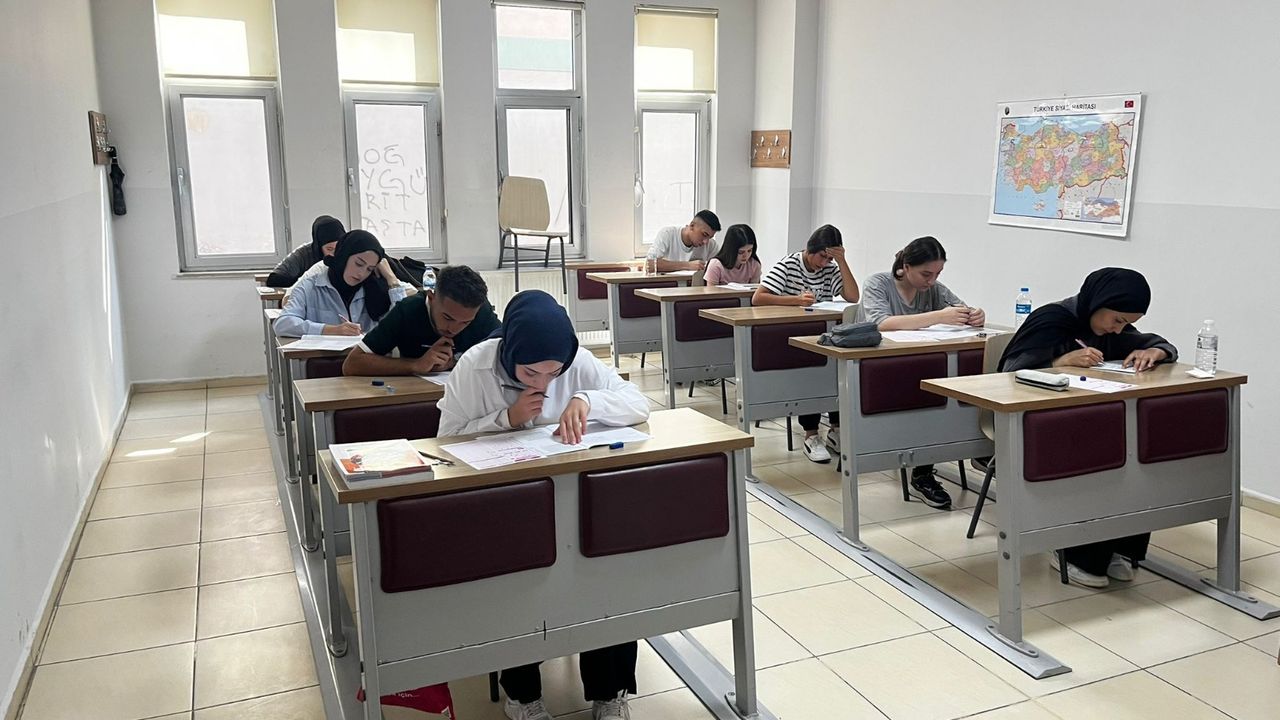 Çorum Belediyesi’nin YKS hazırlık kurslarına yoğun ilgi