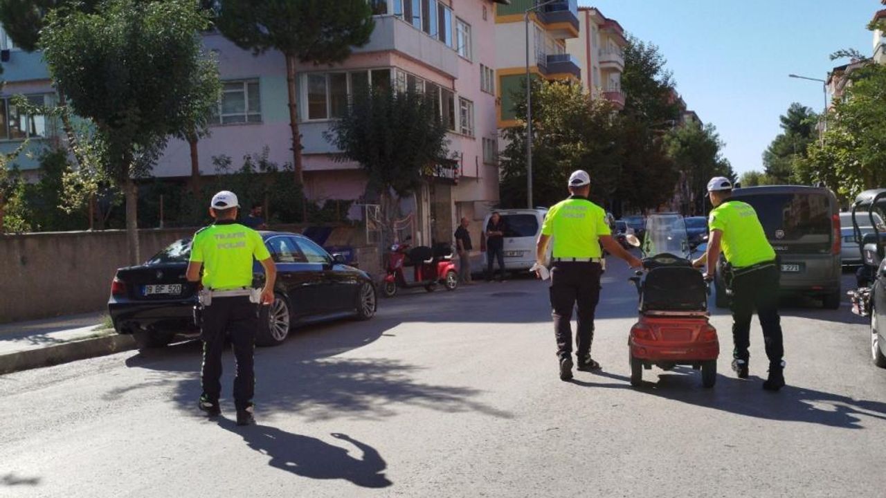 Trafik ekiplerinden sıkı denetim: 15 motosiklet trafikten men edildi