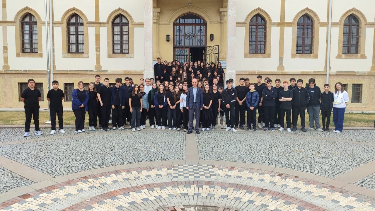 Özejder Sosyal Bilimler Lisesi  öğrencilerinden kültür gezisi
