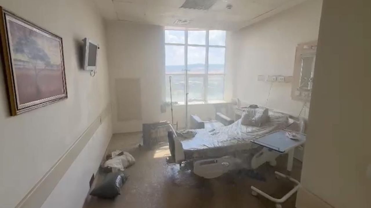 Sigaranın çıkardığı yangın hastaneyi küle çeviriyordu
