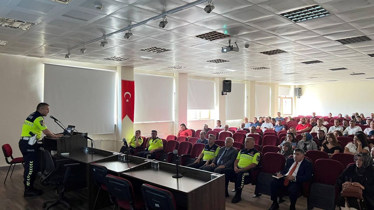 Jandarma’dan servis  şoförlerine eğitim