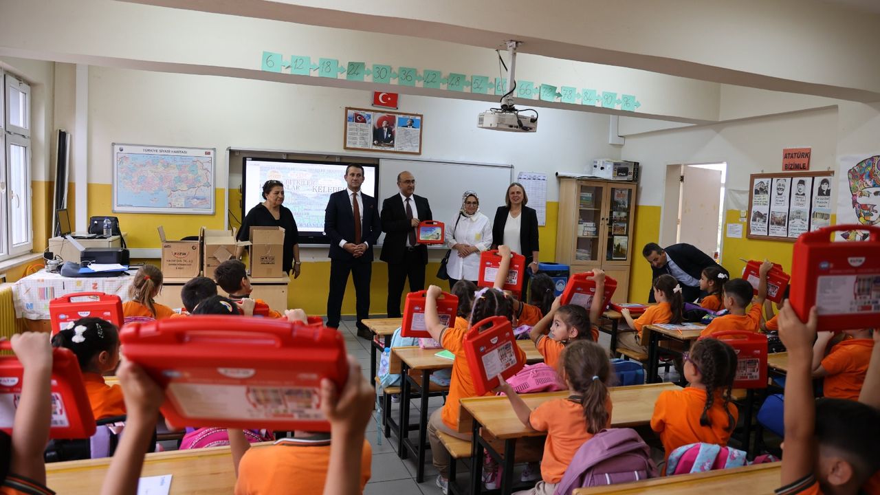YEDAŞ’tan 4 bin öğrenciye boyama seti desteği
