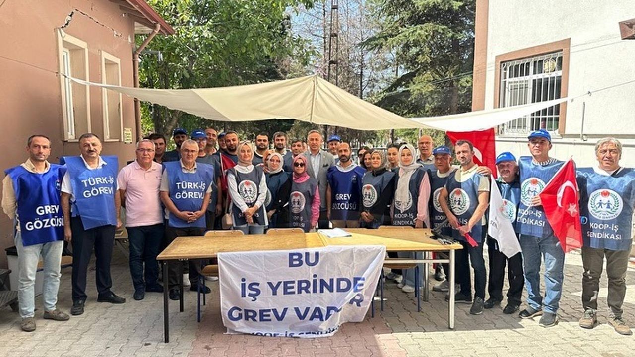 Tahtasız, grevci  işçileri ziyaret etti