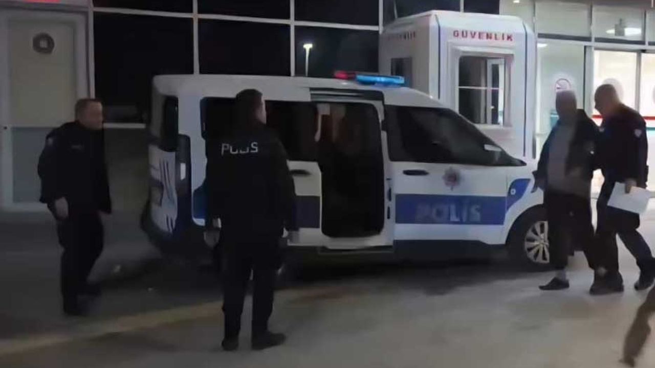 Yaşlı vatandaşın yardımına polis koştu