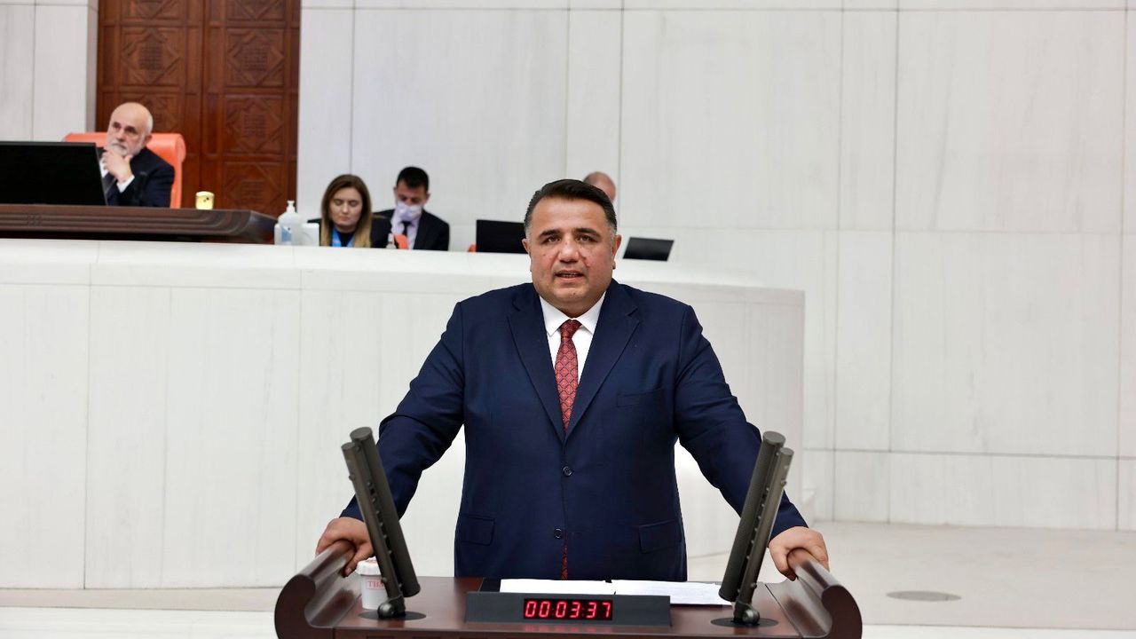“Bayrağımız gazilerin cesareti  sayesinde semada dalgalanıyor”