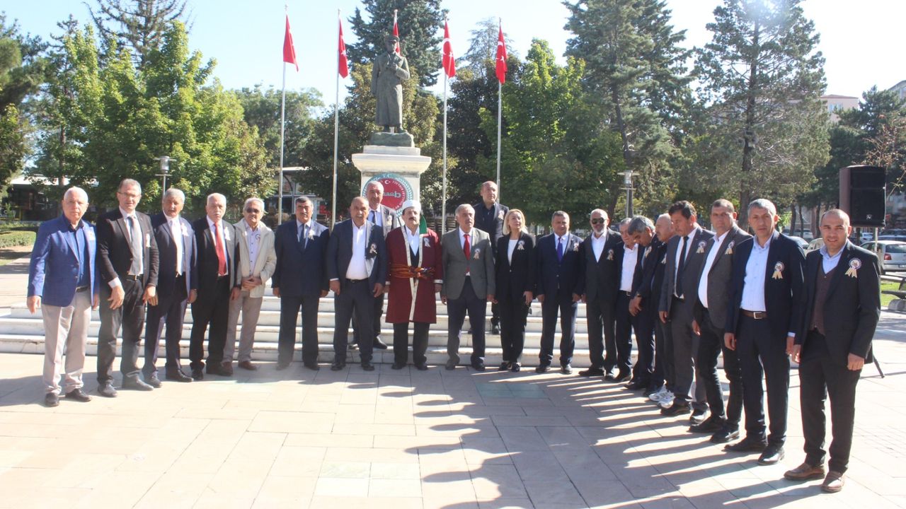 Atatürk Anıtı’na Ahilik çelengi