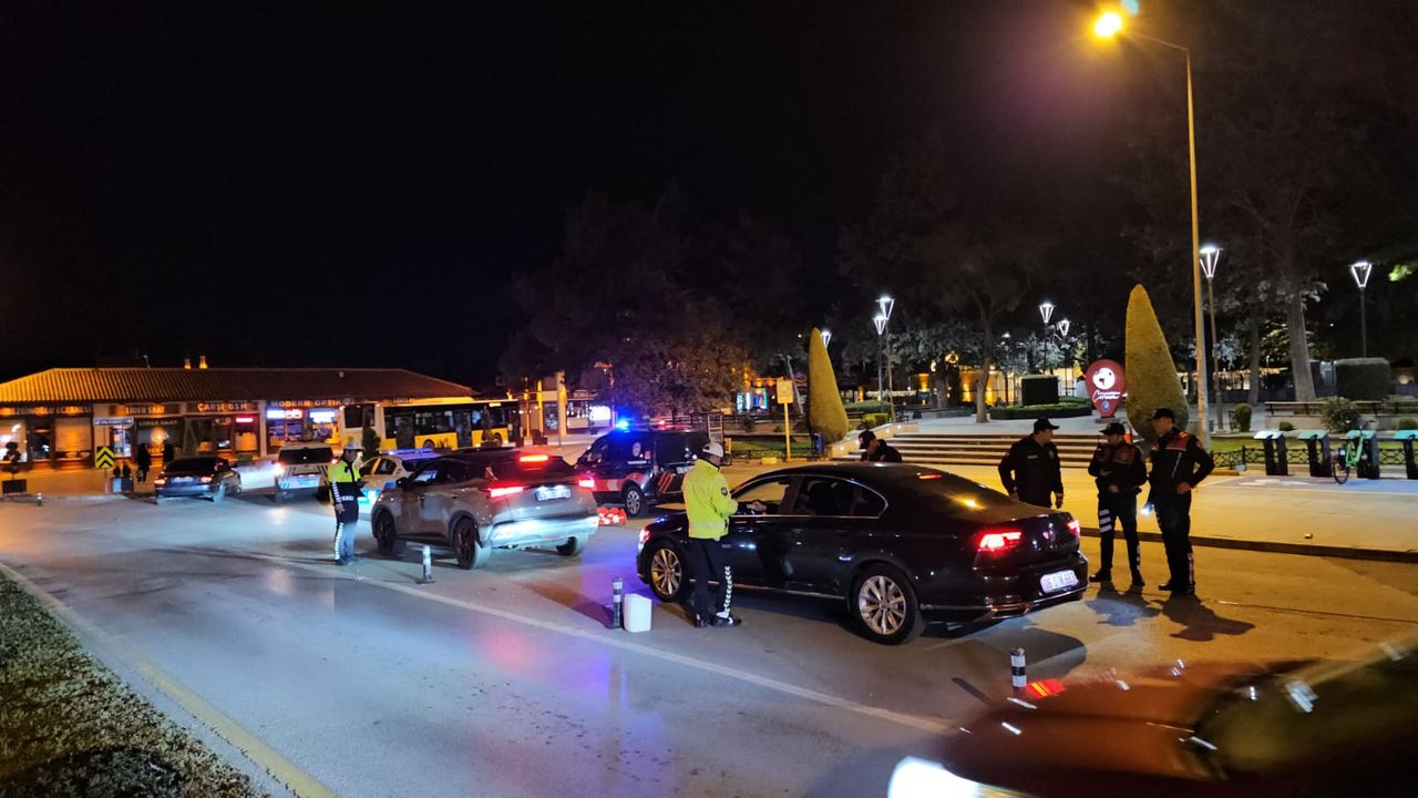 Çorum'da aranan 11 kişi yakalandı, 2 kayıp şahıs bulundu