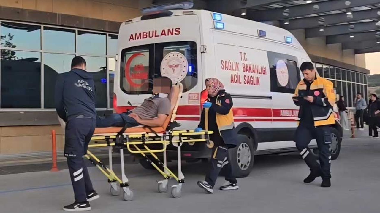 Alkol masasında akrabalar arasında bıçaklı kavga!
