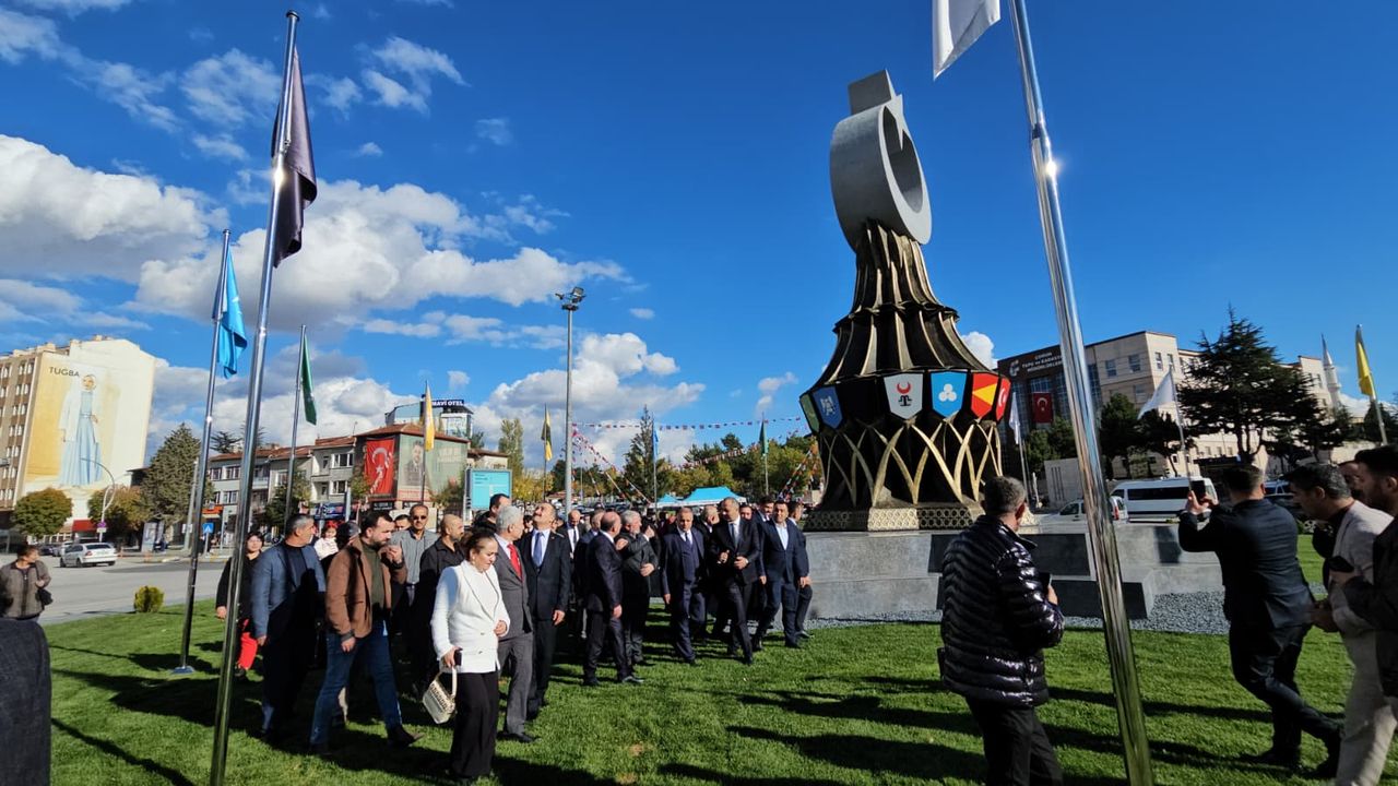 Türk Devletleri Anıtı açıldı