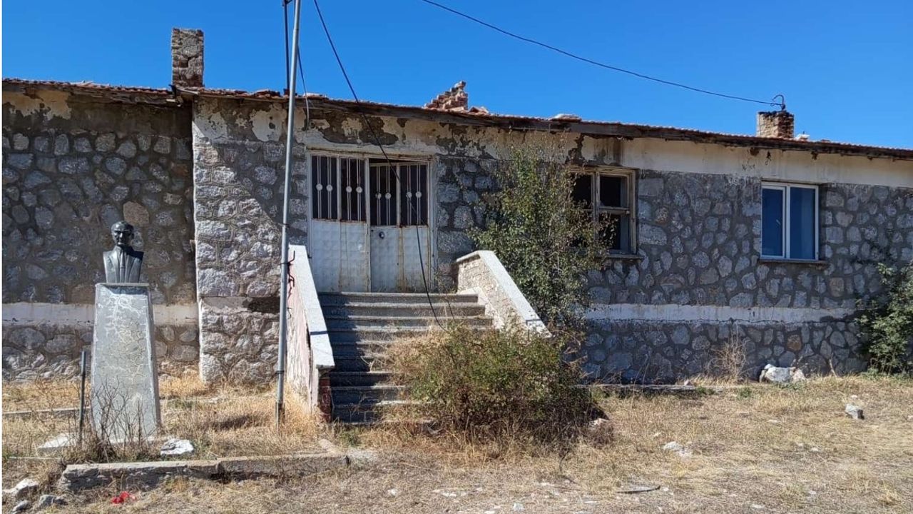 Bu okul kaderine terk edildi