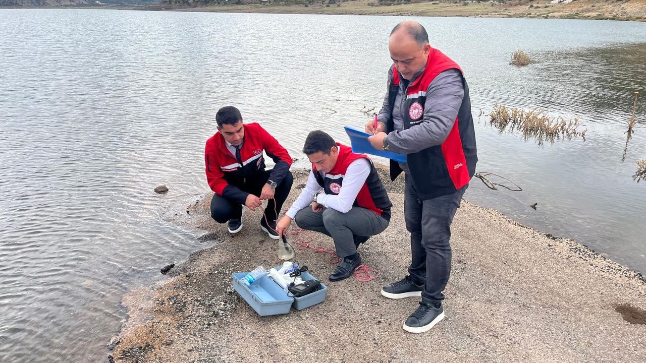 Kargı'daki su kaynaklarından nitrat  kirliliğini önlemek için numune alındı