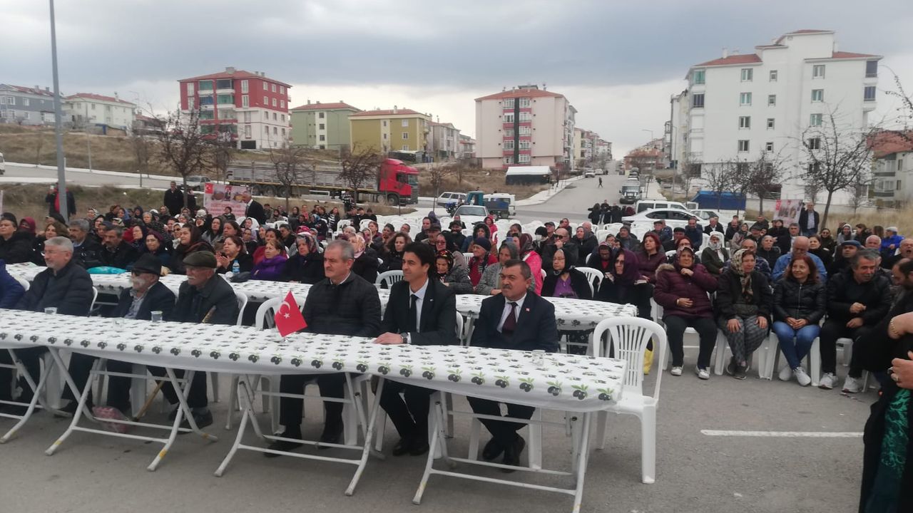 İmam Hüseyin ve Kerbela  Şehitleri lokmayla anıldı