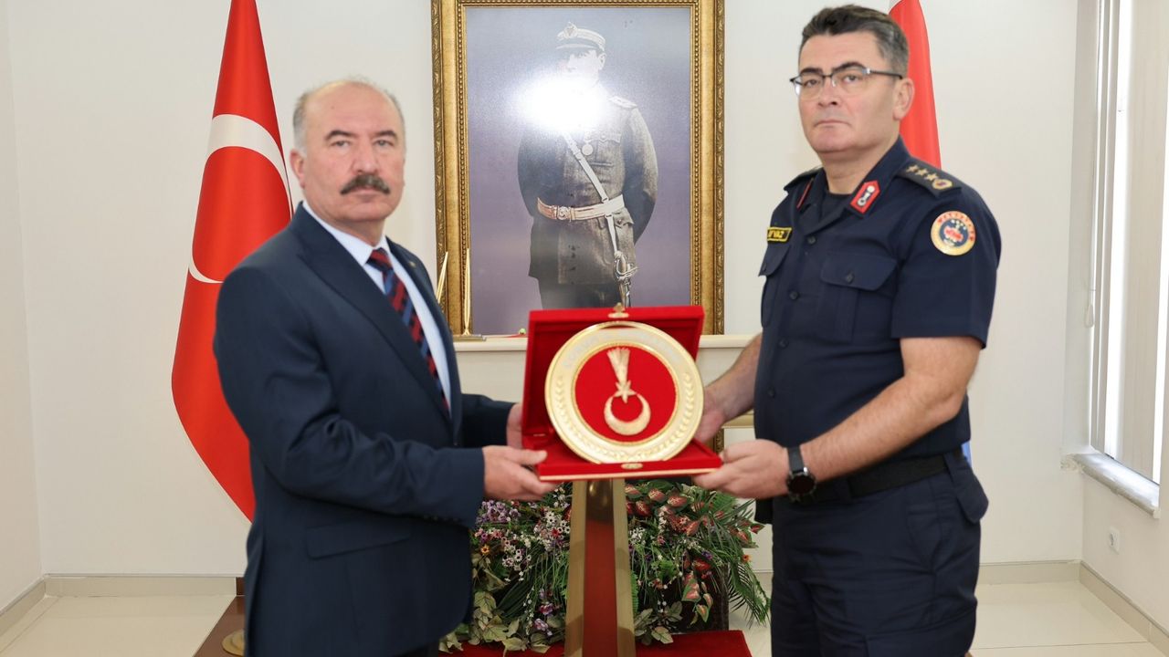 Vali Çalgan’dan İl Jandarma  Komutanlığı’na Ziyaret