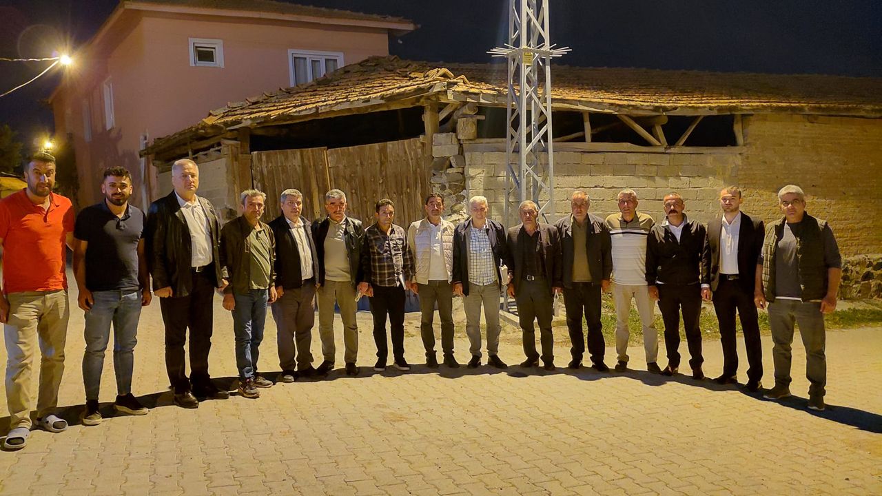 AK Parti köy muhtarlarıyla istişare yaptı