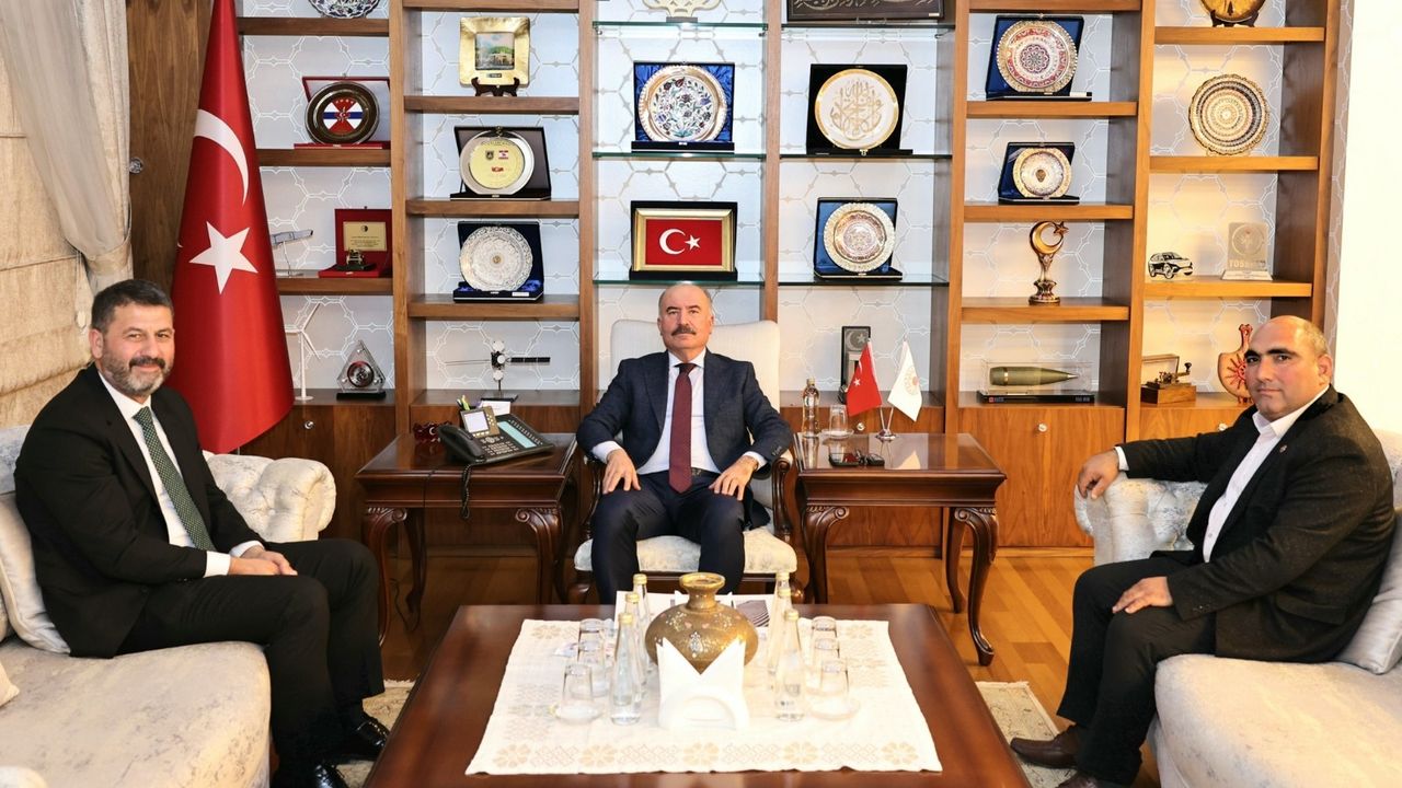 Vali Ali Çalgan, AK Parti  Sungurlu heyeti ile görüştü