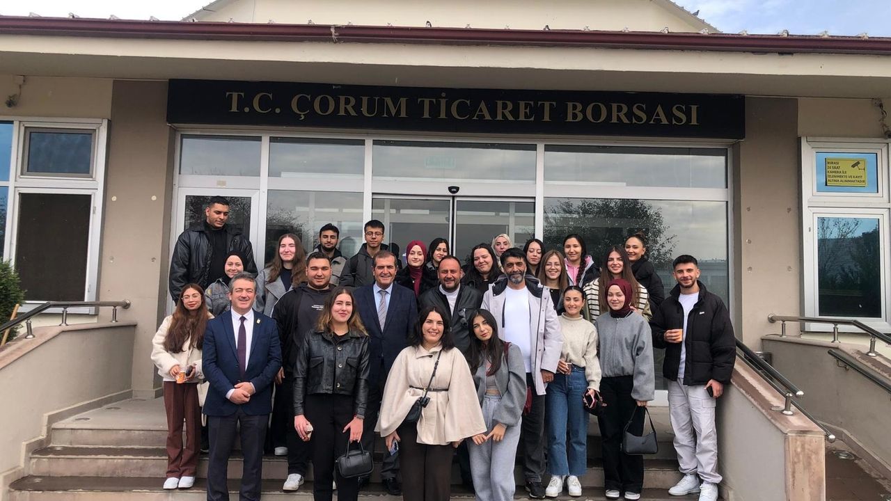 Hitit Üniversitesi öğrencilerinden Çorum Ticaret Borsası’na ziyaret
