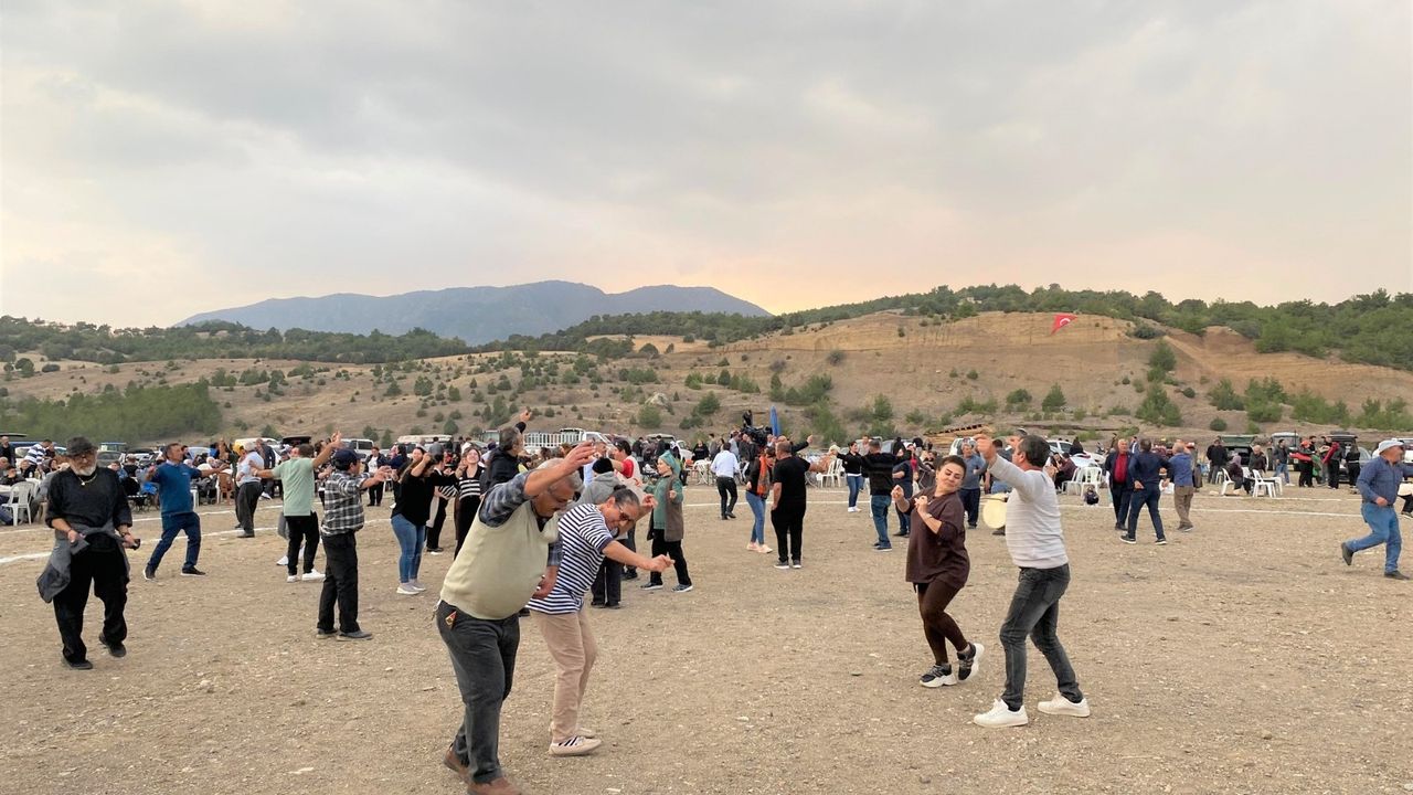 Mehmet Dede Obruk’ta geleneksel köy şenliği