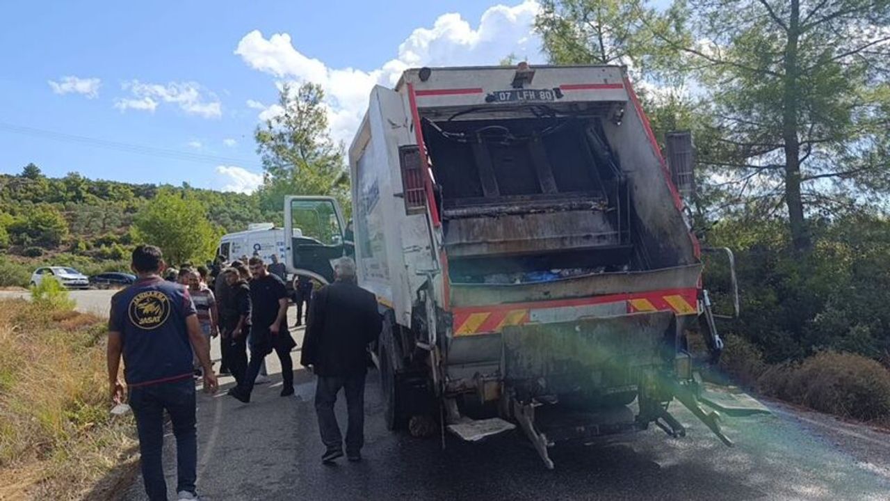 Çöp kamyonunda arkadaşının boğazını kesti!