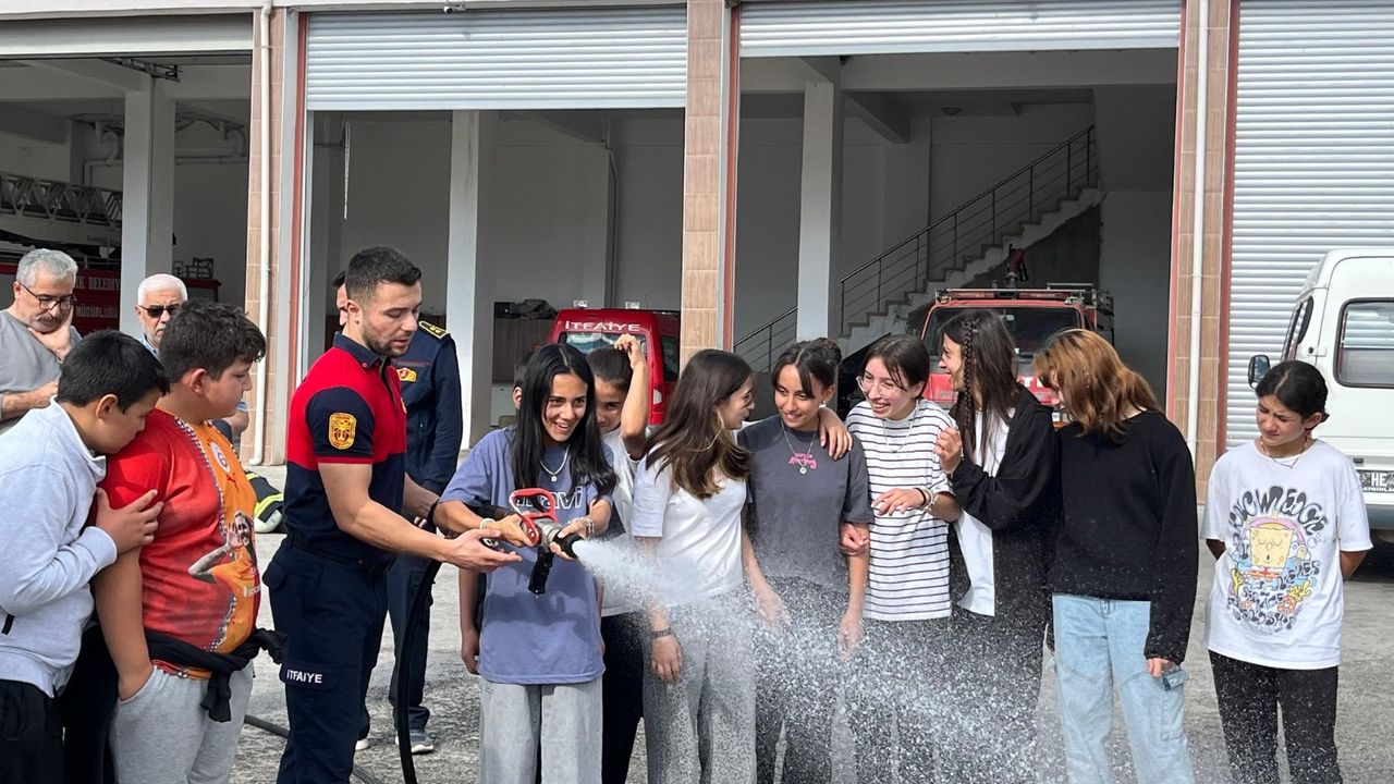 Osmancık'ta öğrenciler  itfaiyecilik mesleğini deneyimledi