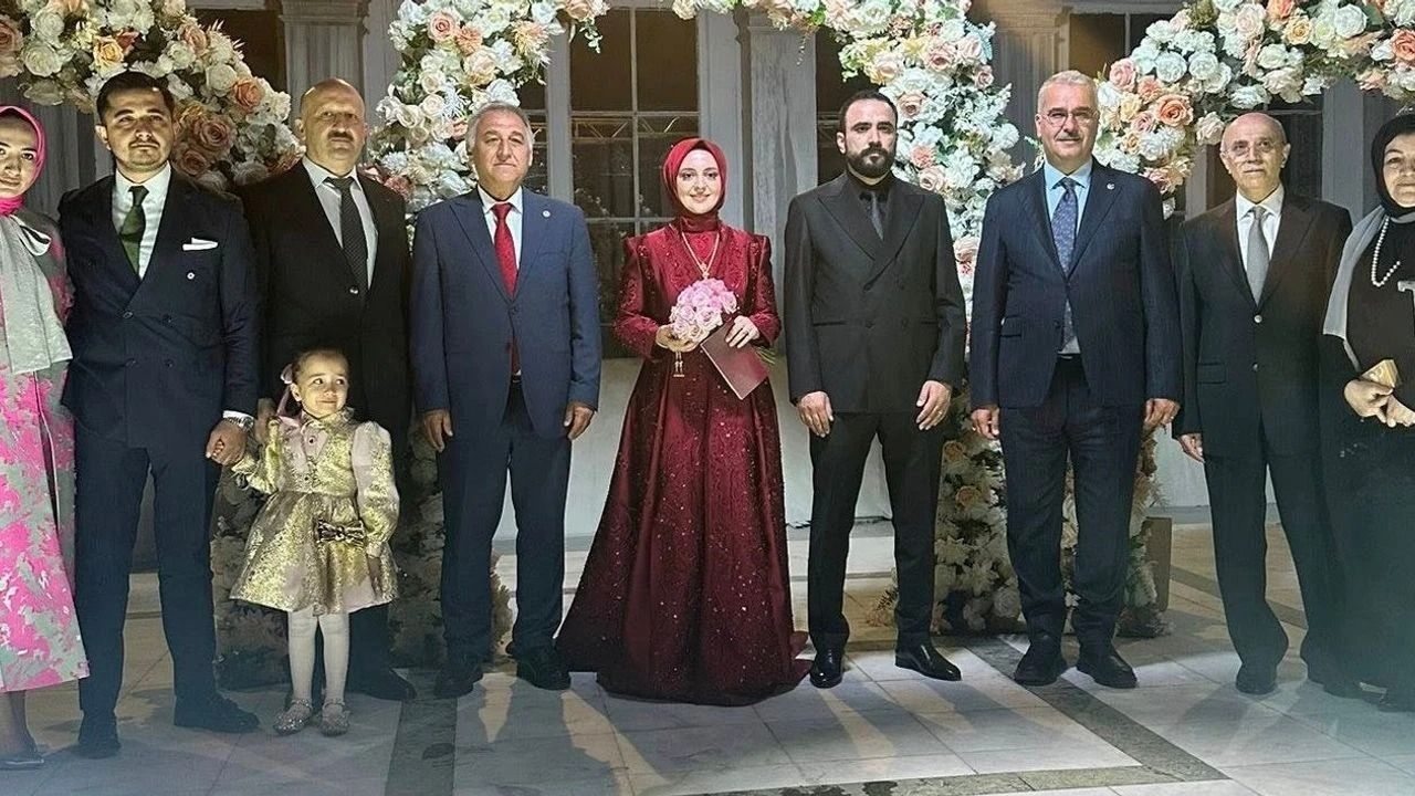 Prof. Lütfi Akca  oğlunu evlendirdi