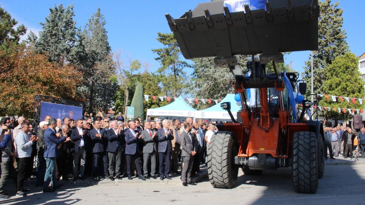 Çorum Belediyesinin 17 yeni aracı için anahtar teslim töreni düzenlendi