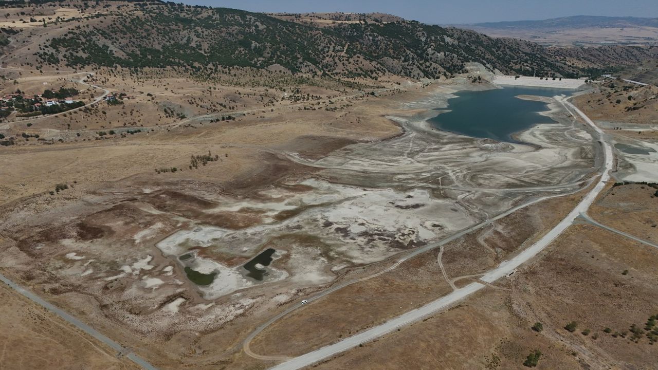 Barajlardaki doluluk oranı yüzde 3,49’a düştü! Belediye'den tasarruf çağrısı