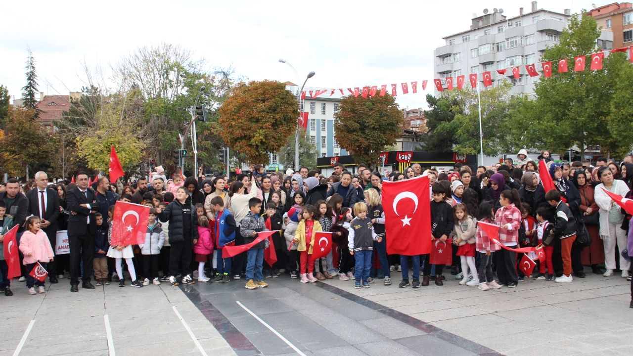 Çorum, ellerinde Türk Bayrakları ile meydanı doldurdu