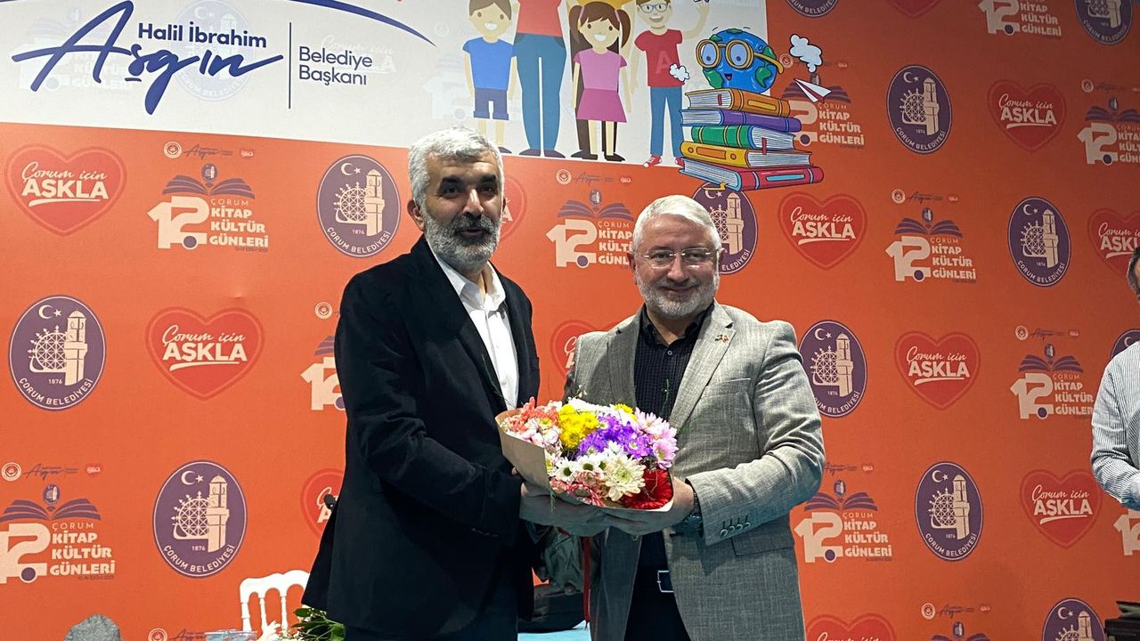 Yazar Ahmet Turgut Çorum'da “Sumud  Filosu” söyleşisinde okurlarıyla buluştu