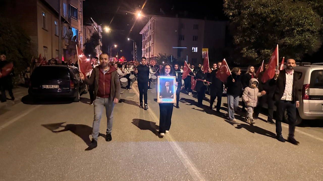 Kargı'da fener alayı