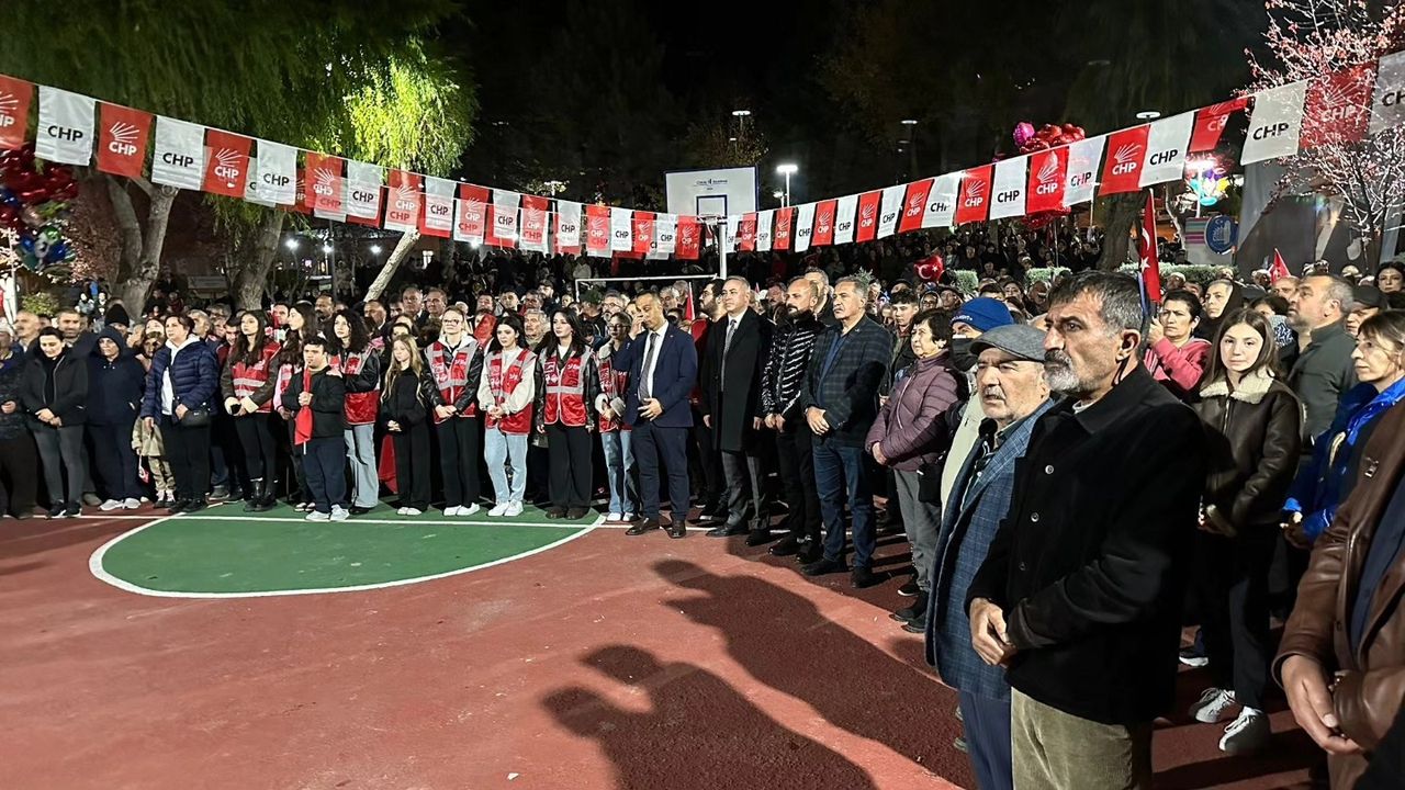 Âşık Mahzuni Şerif Parkı’nda  Cumhuriyet coşkusu