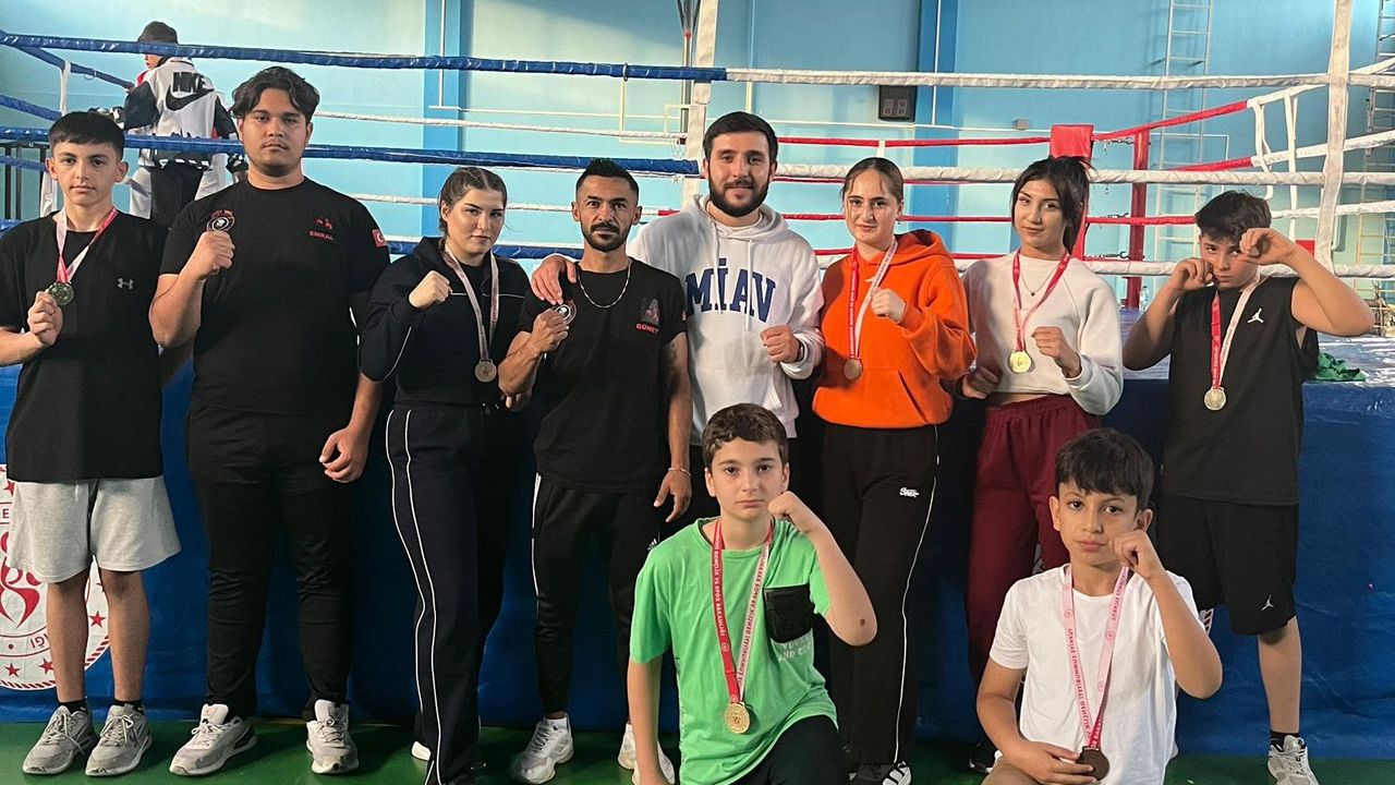 Boksörler Çankırı’dan  yedi madalya ile döndü