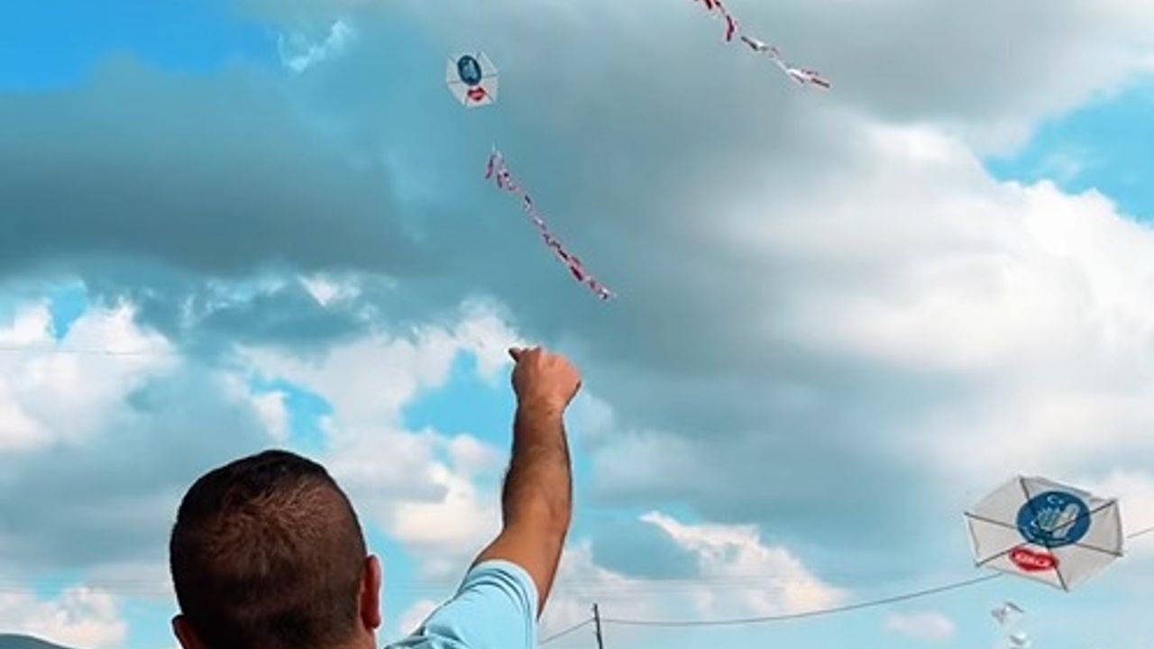 4 yaşındaki çocuk uçurtma şenliğinde akıma kapıldı