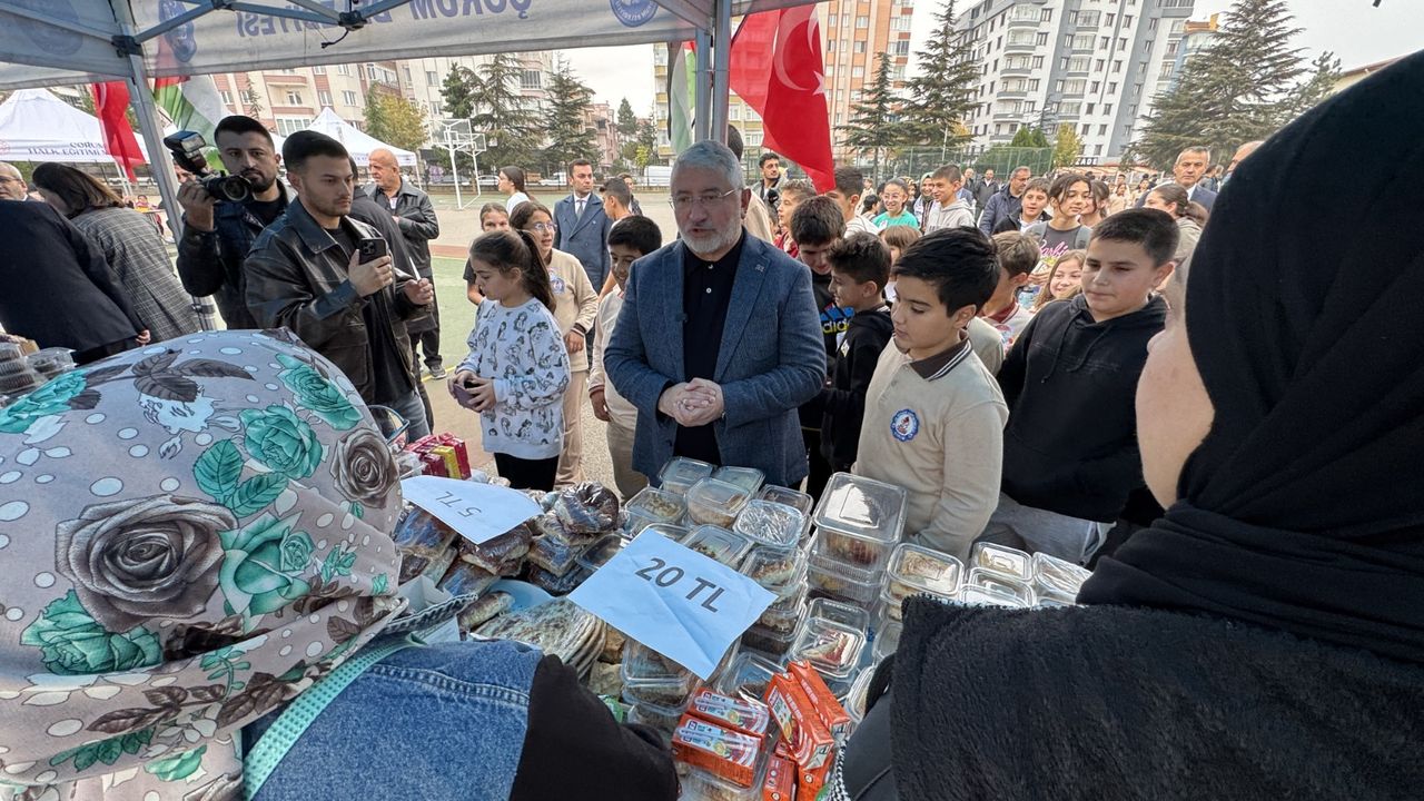 Çorum'daki okullarda Filistin  halkı yararına kermesler açıldı