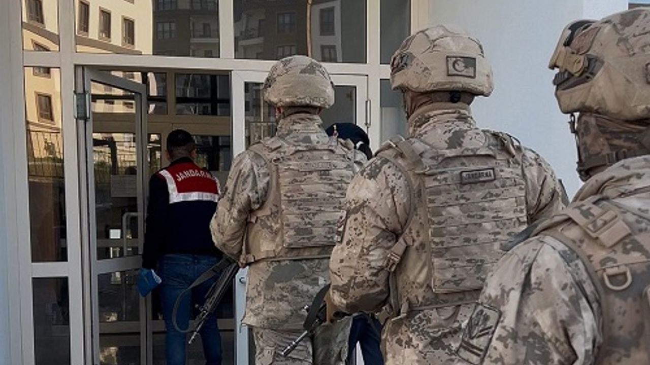 Çorum merkezli 3 ilde terör örgütü operasyonu: 2 tutuklama