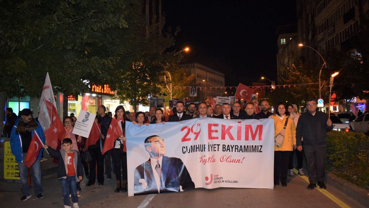 CHP, Cumhuriyet Yürüyüşü ve halk konseri bu akşam