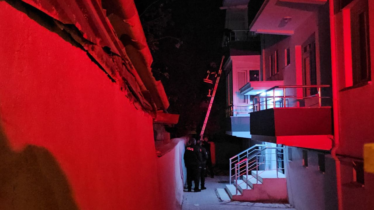 Çorum’da evde kilitli kalan kadın itfaiye tarafından kurtarıldı