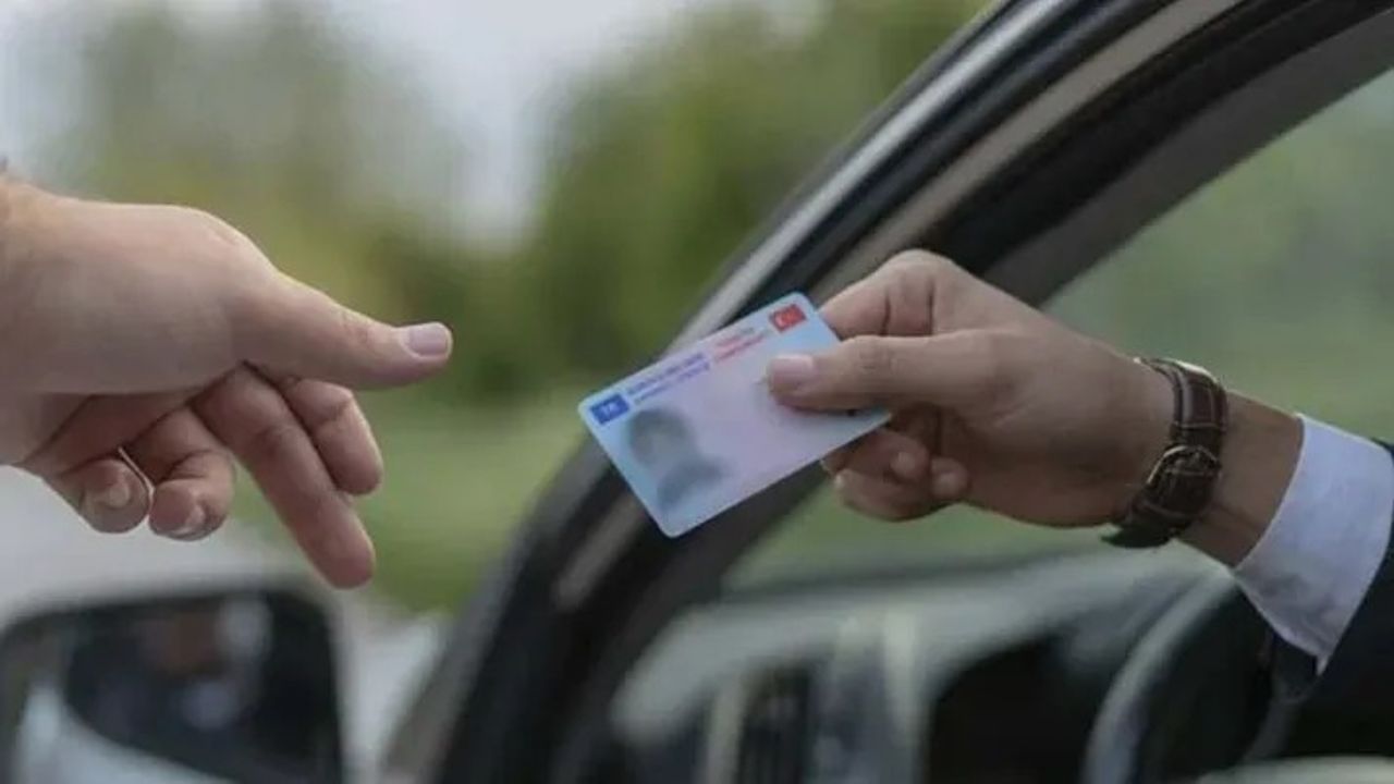 Bu hız sınırını geçen sürücülerin ehliyeti iptal edilecek…