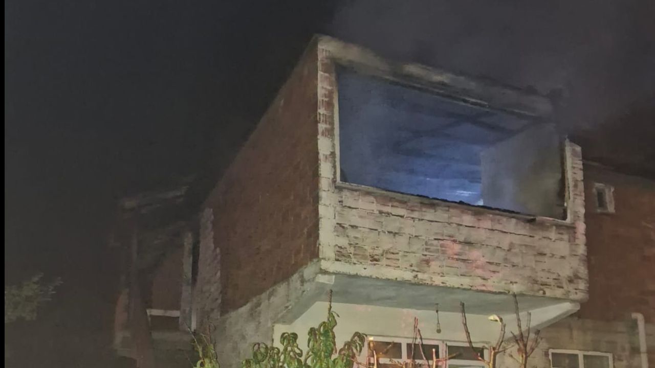Osmancık'ta 2 katlı ev yandı