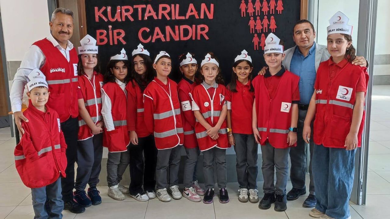 İlkokuldaki kan bağışı  kampanyası ilgi gördü