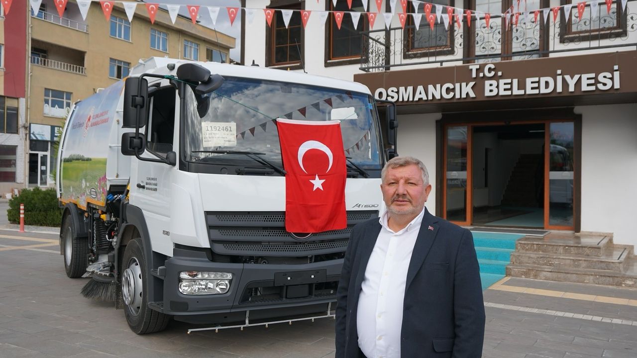 Osmancık’a yeni  çöp süpürme aracı