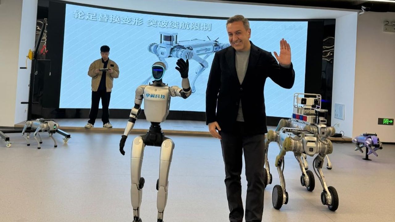 Dere, Çin’den robotlarla  Çorum’a selam gönderdi