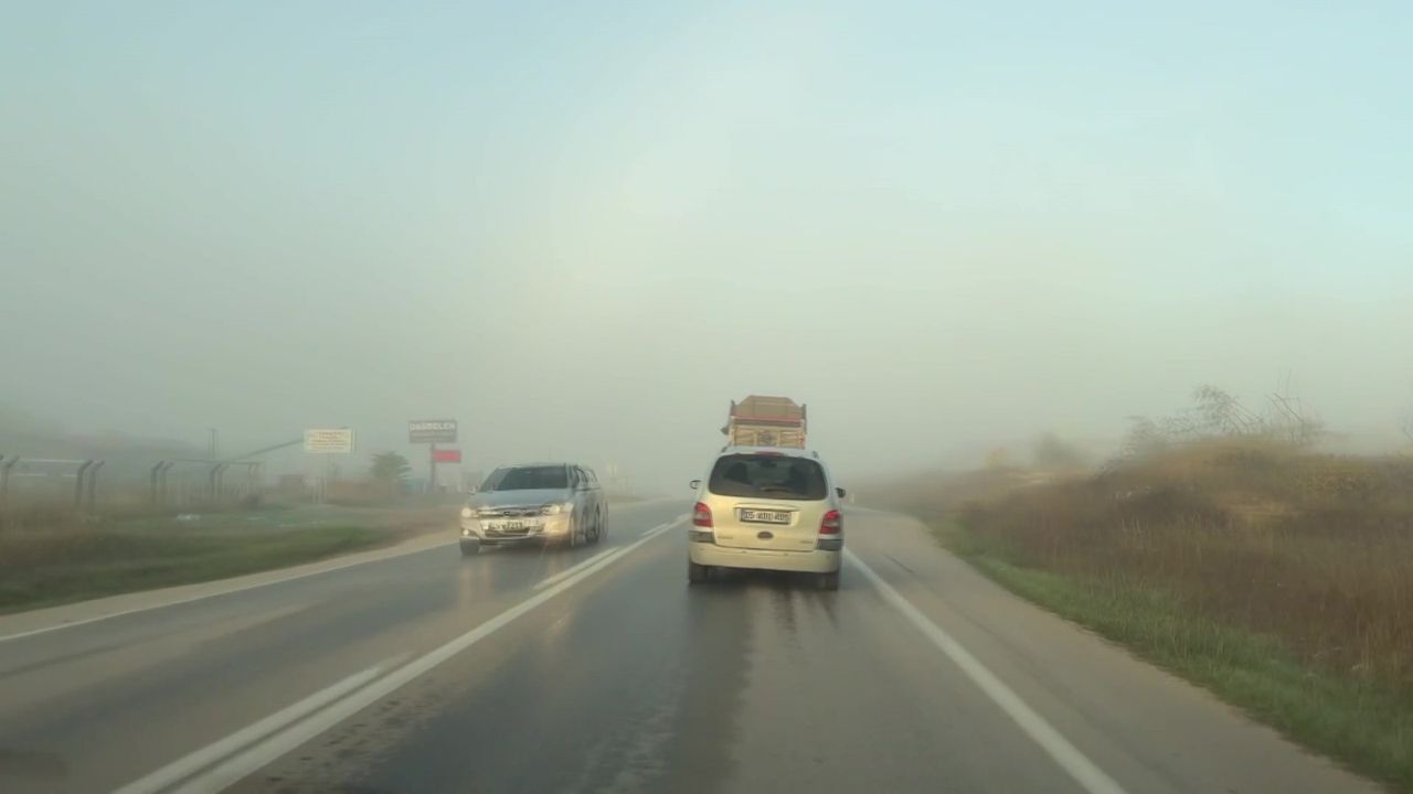 Amasya-Çorum yolunda  yoğun sis etkili oldu